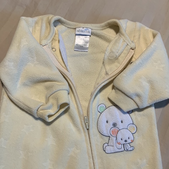 Absorba yellow zip up pajamas size 3-6months - Picture 3 of 4